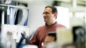 Профессор Тарик М. Рана (Tariq M. Rana), директор программы Биология РНК Медицинского научно-исследовательского института Сэнфорда-Бернема.
