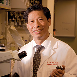 Профессор биохимии и молекулярной медицины Кит Лам (Kit Lam)