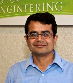 Профессор химической инженерии Самир Митраготри (Samir Mitragotri). В 2009 году в его лаборатории были разработаны синтетические эритроциты.